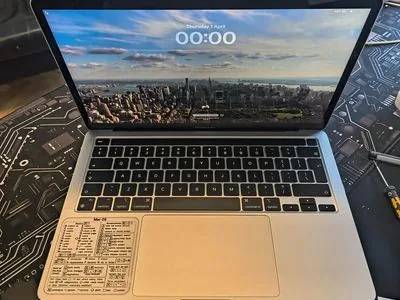 MacBook Pro reparat funcțional — service BrontoByte București